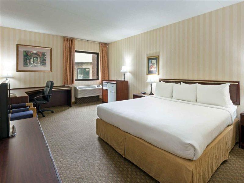 Days Inn & Suites By Wyndham Northwest Ινδιανάπολη Εξωτερικό φωτογραφία