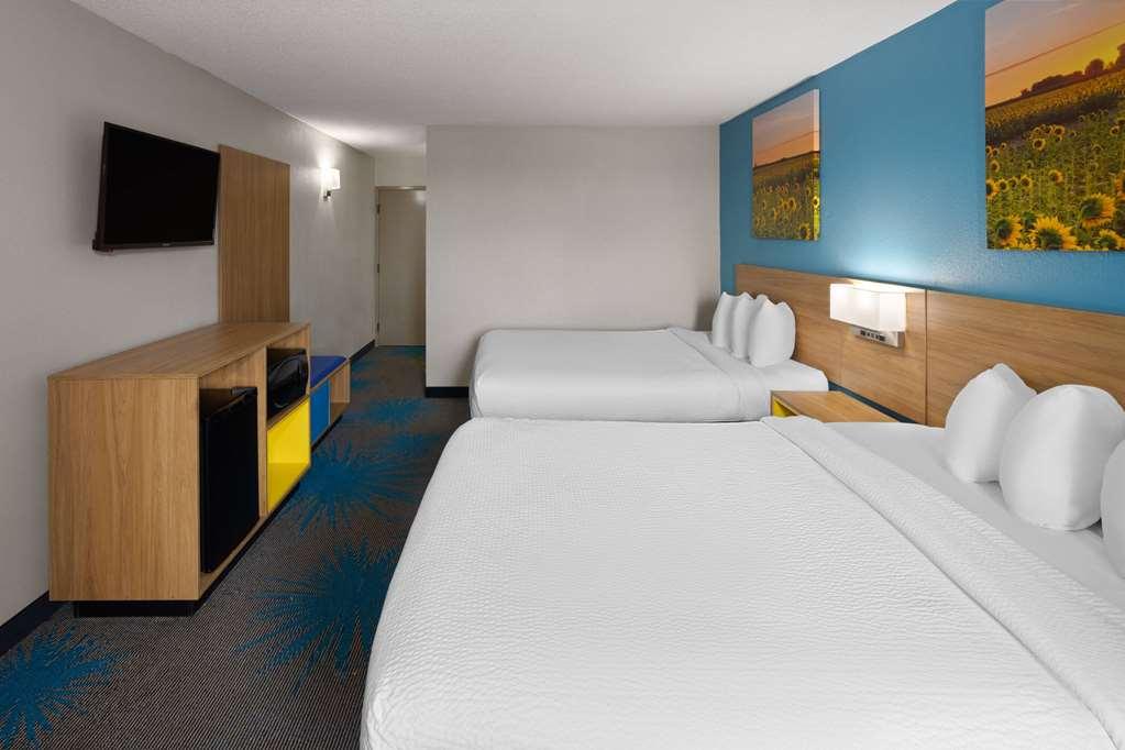 Days Inn & Suites By Wyndham Northwest Ινδιανάπολη Δωμάτιο φωτογραφία