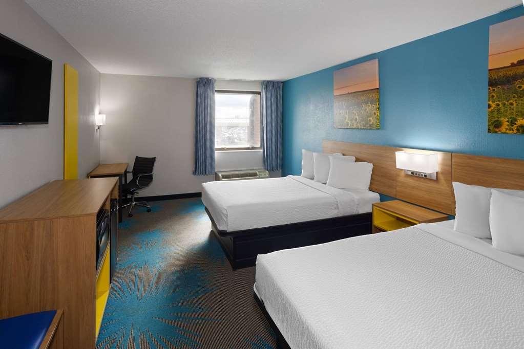 Days Inn & Suites By Wyndham Northwest Ινδιανάπολη Δωμάτιο φωτογραφία