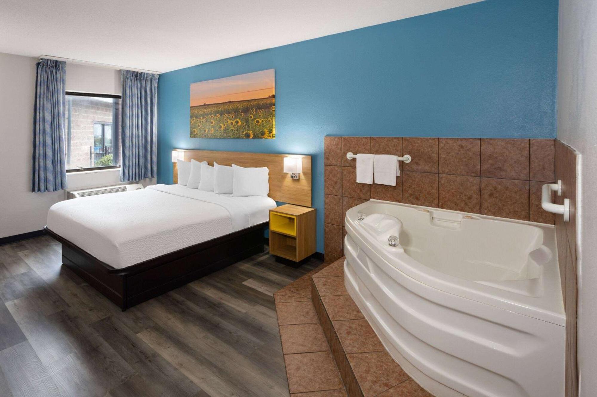 Days Inn & Suites By Wyndham Northwest Ινδιανάπολη Εξωτερικό φωτογραφία