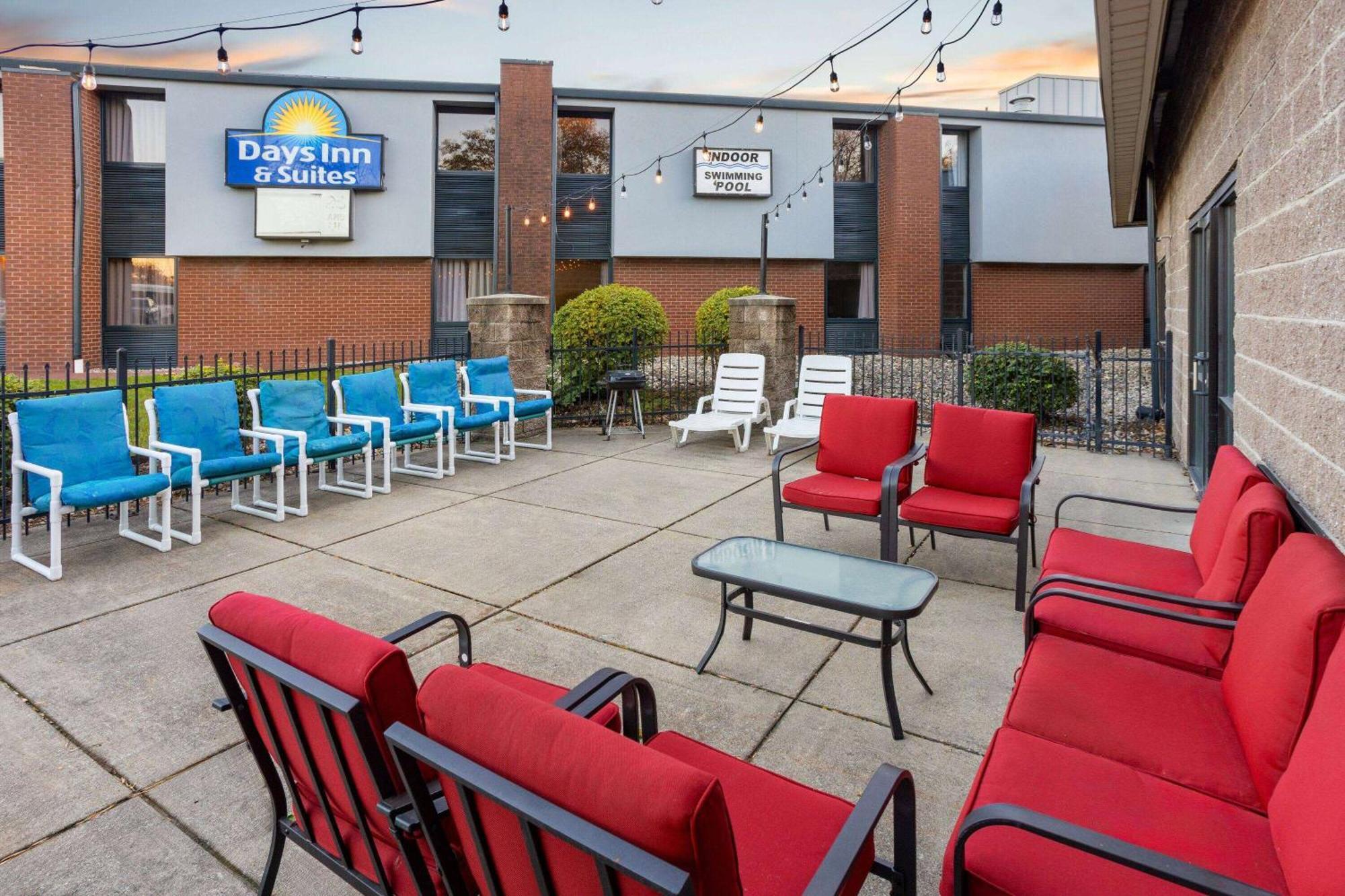 Days Inn & Suites By Wyndham Northwest Ινδιανάπολη Εξωτερικό φωτογραφία